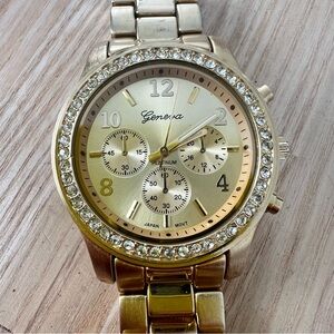 Geneva platinum ladies gold tone dress watch NEW BATTERY